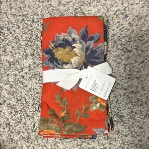 Pottery Barn
Backyard Blooms Cotton Napkins, Set of 4 NWT